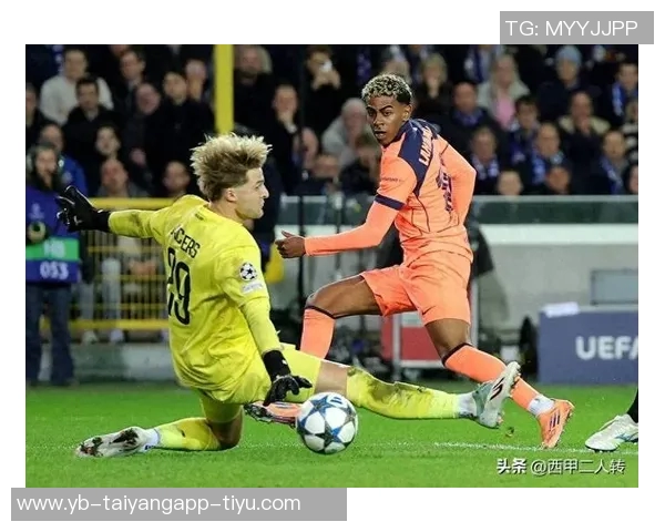 前女友与亚马尔分手后被拍到与知名博主共度派对时光