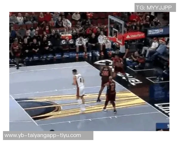 热火与贾米尔杨签订双向合同上赛季G联盟场均得分217分