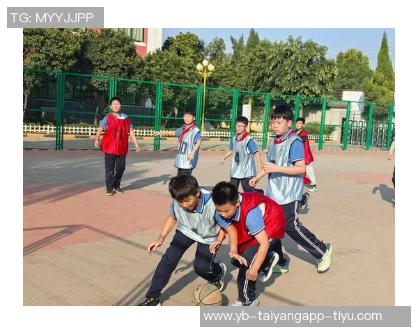 阿伦赛前自信满满预感投篮顺利在场上全力以赴展现跑位技巧