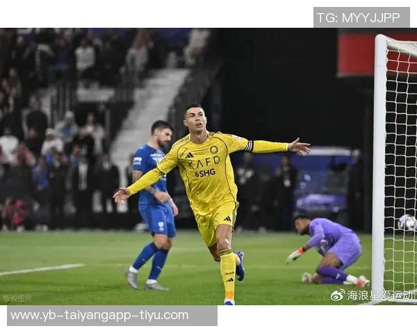 新月逆转十人利雅得胜利C罗被替换下场引发热议